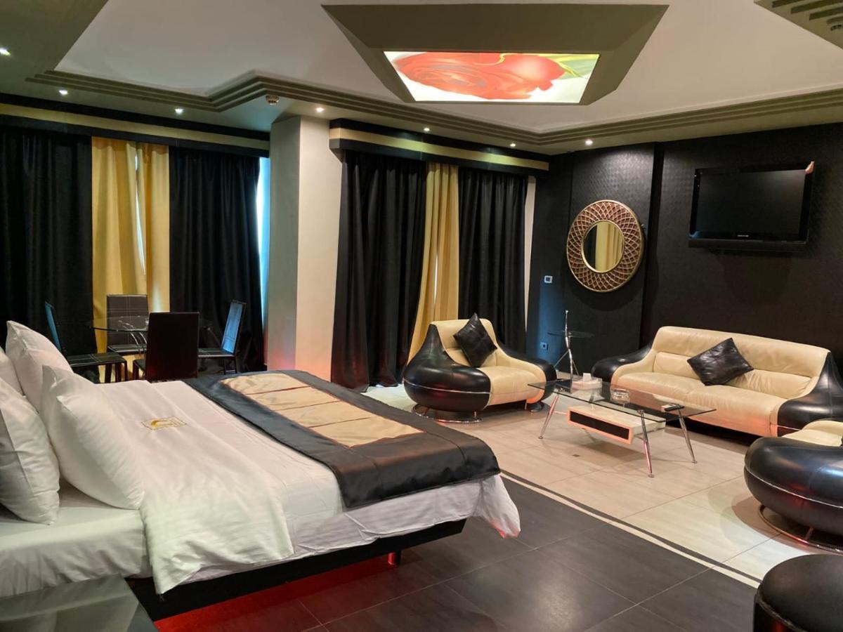 ג'ונייה Dolls Hotel By Eurostars (Adults Only) מראה חיצוני תמונה