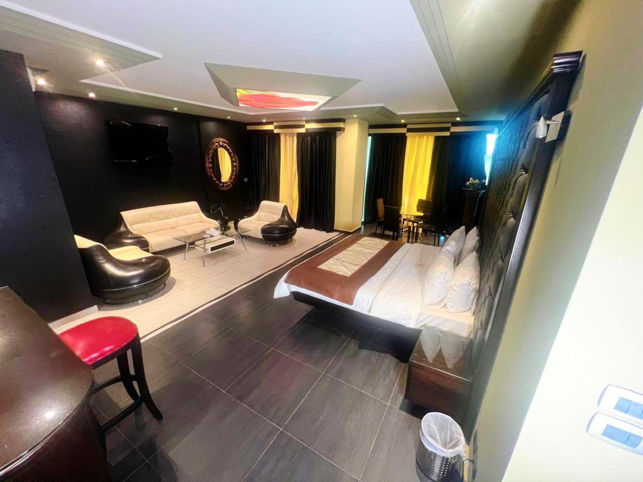 ג'ונייה Dolls Hotel By Eurostars (Adults Only) מראה חיצוני תמונה